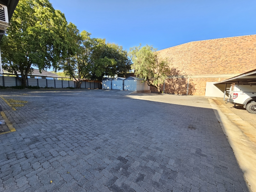 Commercial Property for Sale in New Redruth Gauteng