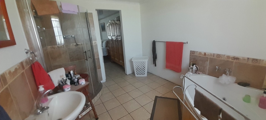 3 Bedroom Property for Sale in Nelsonia Gauteng