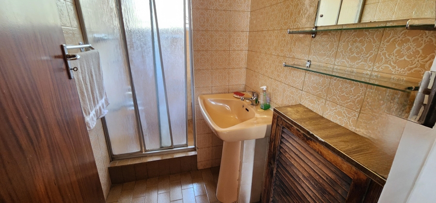 4 Bedroom Property for Sale in Laudium Gauteng