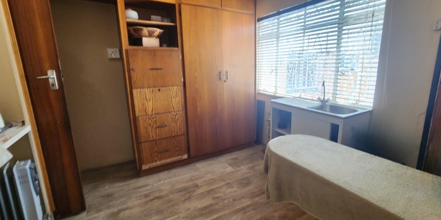 4 Bedroom Property for Sale in Laudium Gauteng