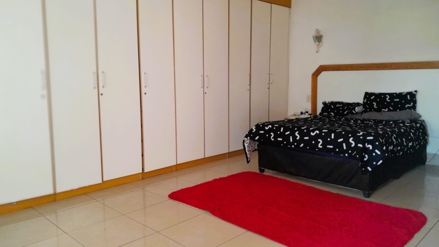 12 Bedroom Property for Sale in Erasmia Gauteng