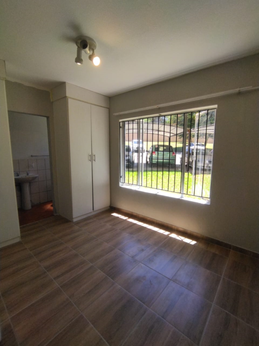 2 Bedroom Property for Sale in Willowbrook Gauteng