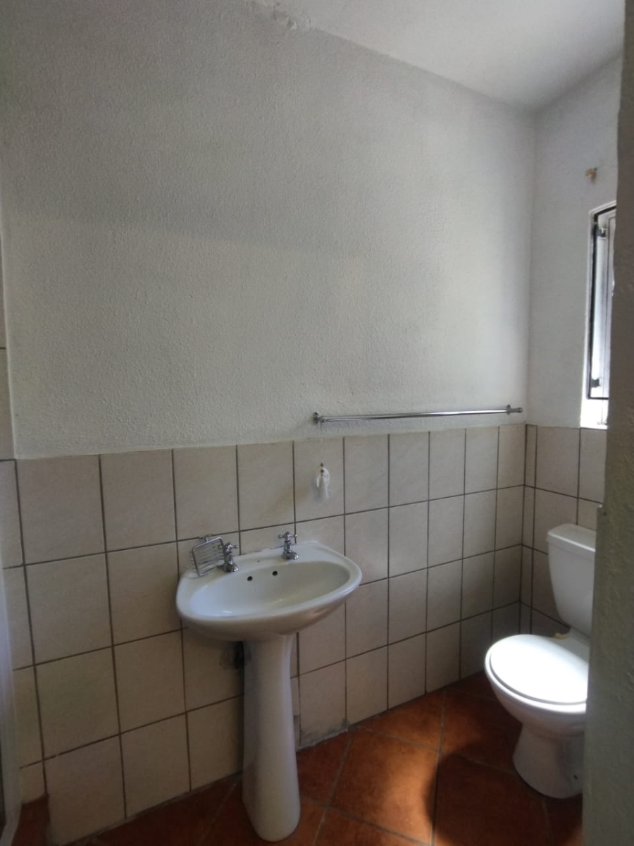 2 Bedroom Property for Sale in Willowbrook Gauteng