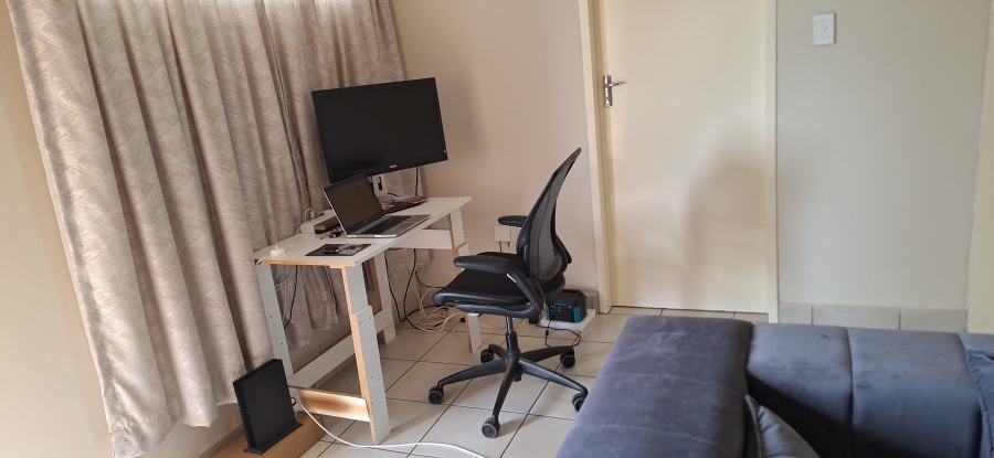 2 Bedroom Property for Sale in Noordwyk Gauteng