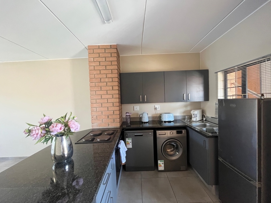 2 Bedroom Property for Sale in Vorna Valley Gauteng