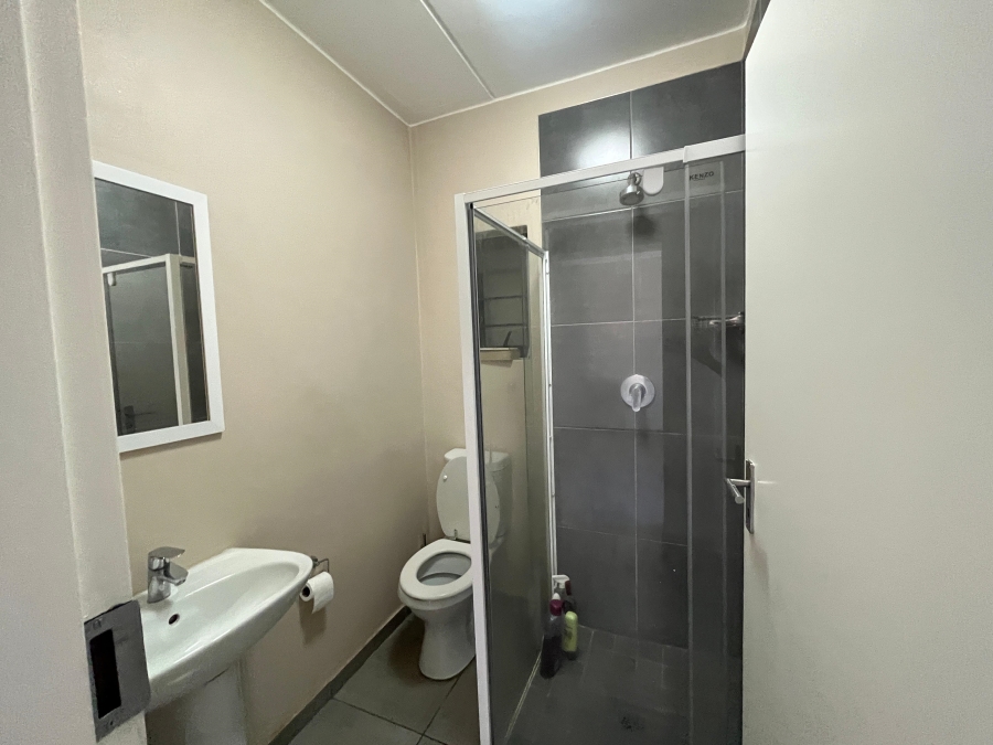 2 Bedroom Property for Sale in Vorna Valley Gauteng