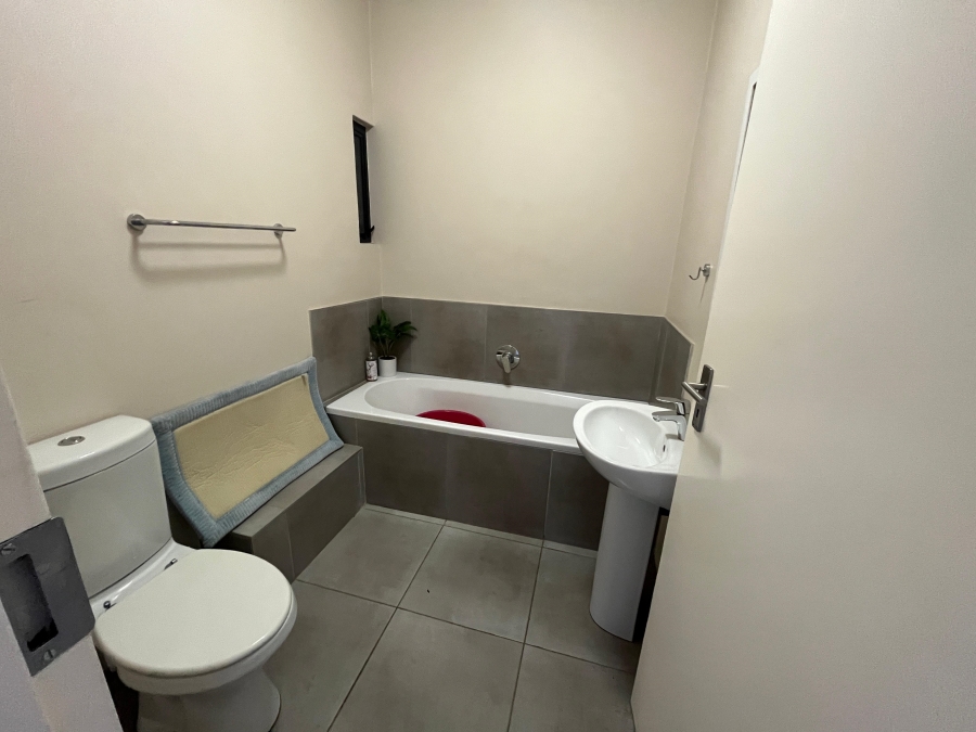 2 Bedroom Property for Sale in Vorna Valley Gauteng