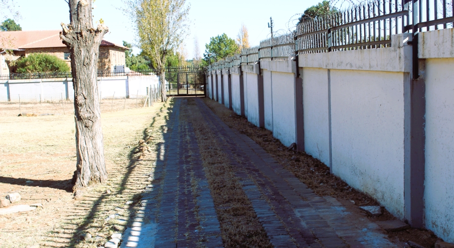 4 Bedroom Property for Sale in Glen Austin Gauteng