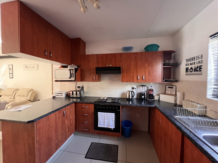 2 Bedroom Property for Sale in Vorna Valley Gauteng