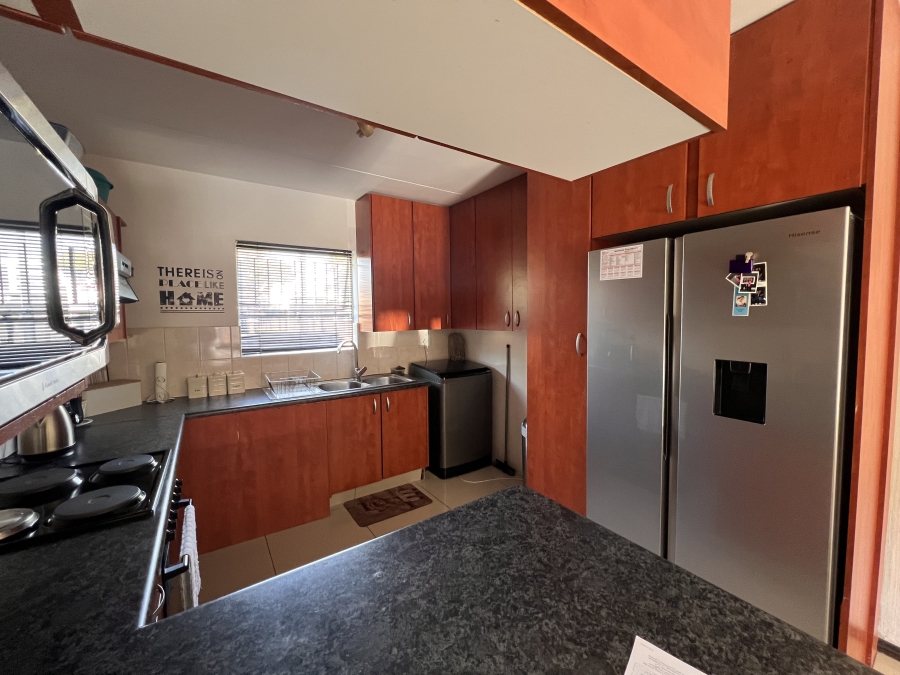 2 Bedroom Property for Sale in Vorna Valley Gauteng