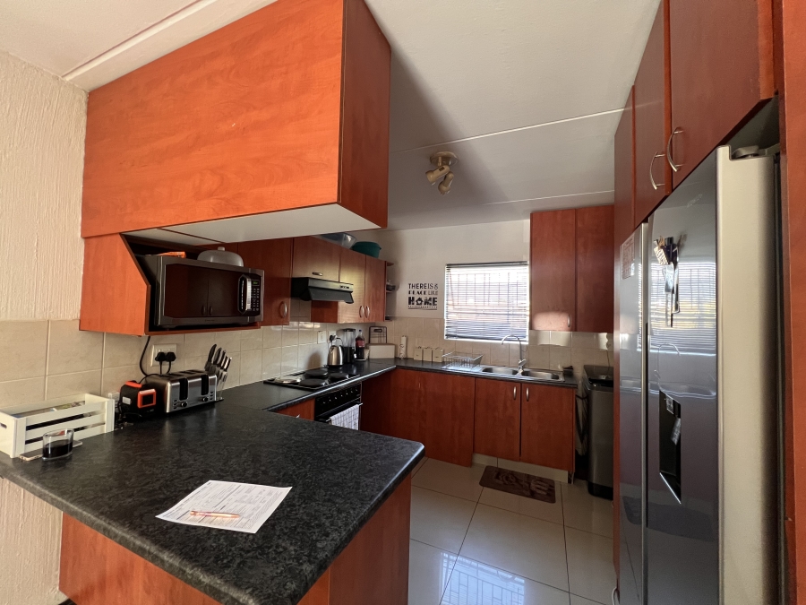 2 Bedroom Property for Sale in Vorna Valley Gauteng