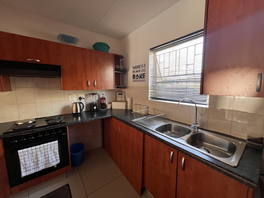 2 Bedroom Property for Sale in Vorna Valley Gauteng