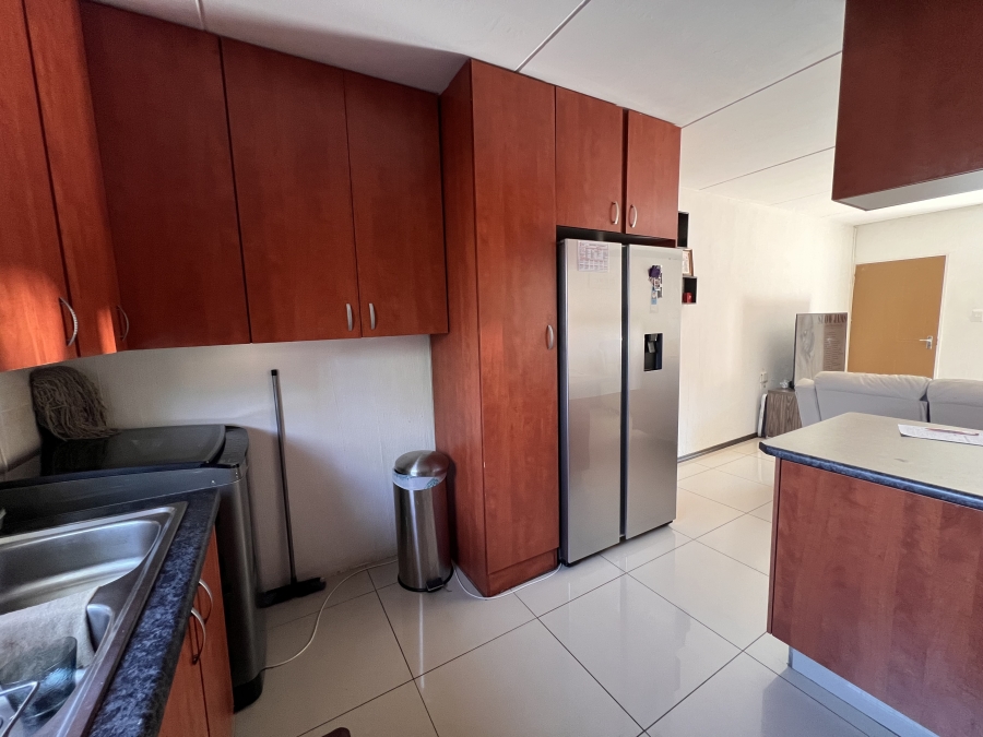 2 Bedroom Property for Sale in Vorna Valley Gauteng