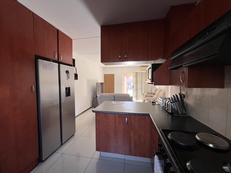 2 Bedroom Property for Sale in Vorna Valley Gauteng