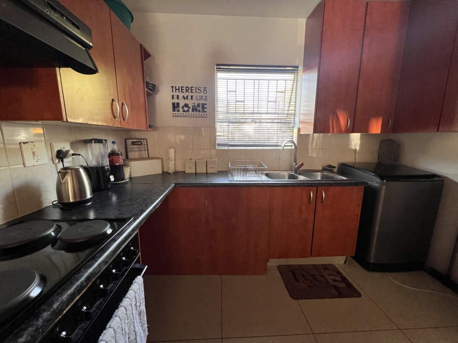 2 Bedroom Property for Sale in Vorna Valley Gauteng