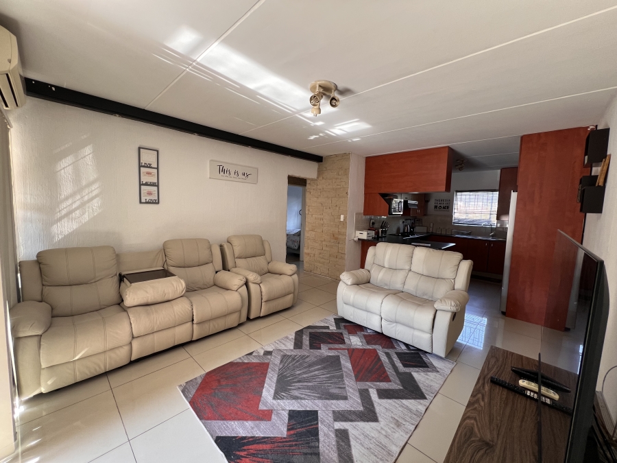 2 Bedroom Property for Sale in Vorna Valley Gauteng