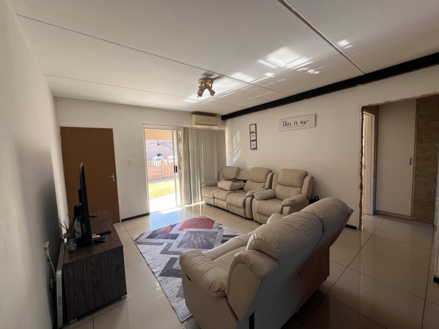 2 Bedroom Property for Sale in Vorna Valley Gauteng