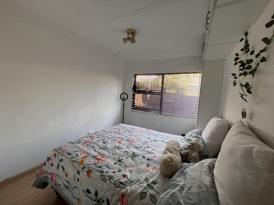 2 Bedroom Property for Sale in Vorna Valley Gauteng