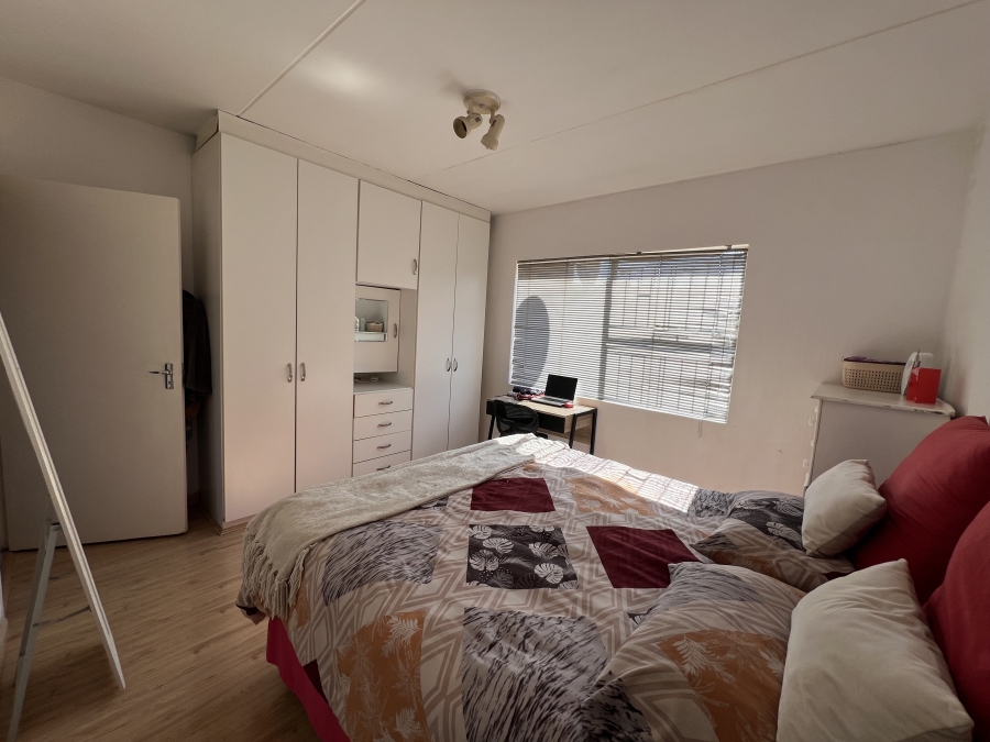 2 Bedroom Property for Sale in Vorna Valley Gauteng