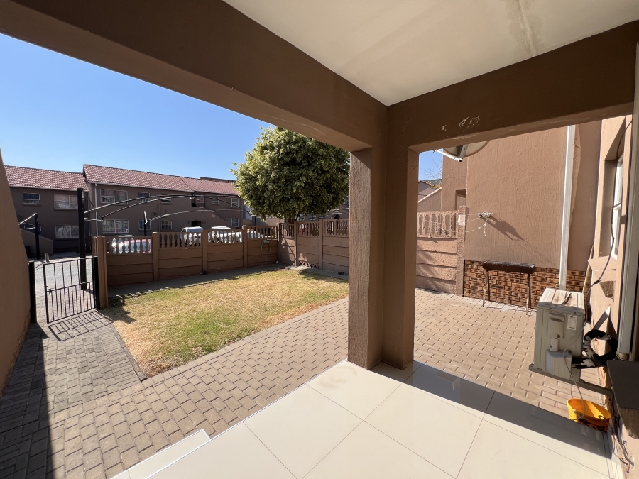 2 Bedroom Property for Sale in Vorna Valley Gauteng