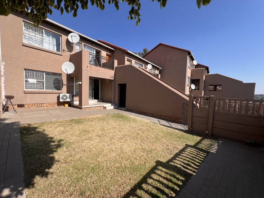 2 Bedroom Property for Sale in Vorna Valley Gauteng