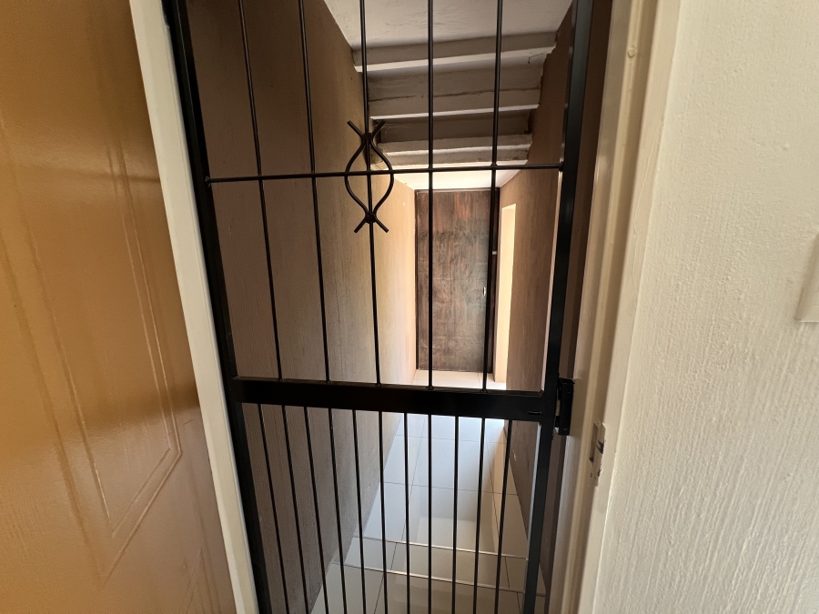 2 Bedroom Property for Sale in Vorna Valley Gauteng