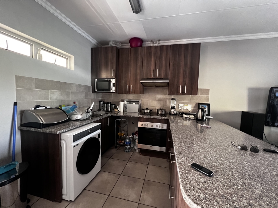 2 Bedroom Property for Sale in Erand Gardens Gauteng