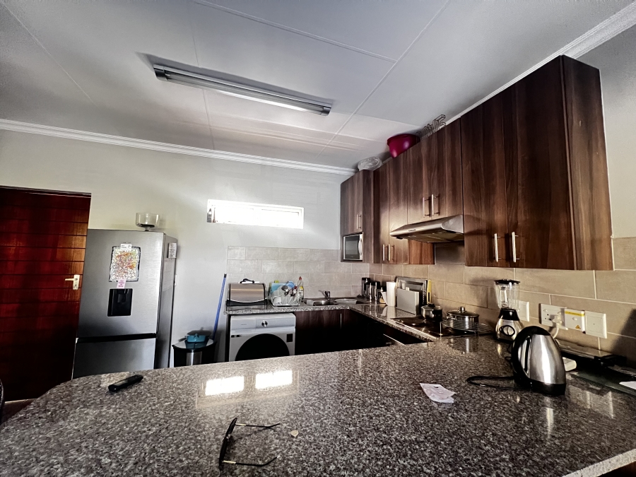 2 Bedroom Property for Sale in Erand Gardens Gauteng