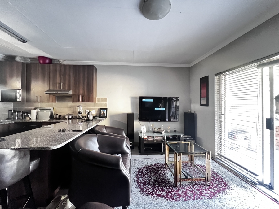 2 Bedroom Property for Sale in Erand Gardens Gauteng