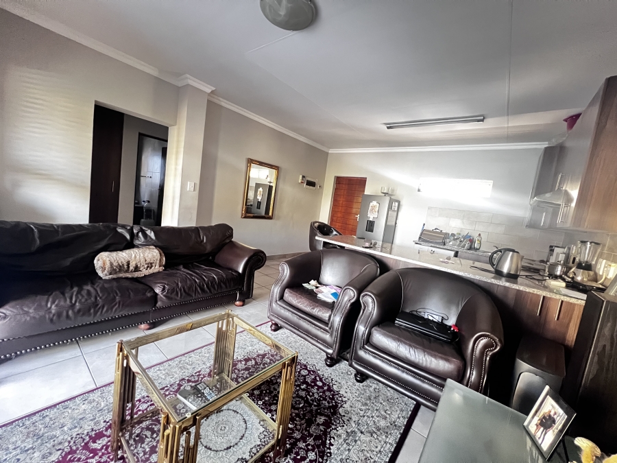 2 Bedroom Property for Sale in Erand Gardens Gauteng