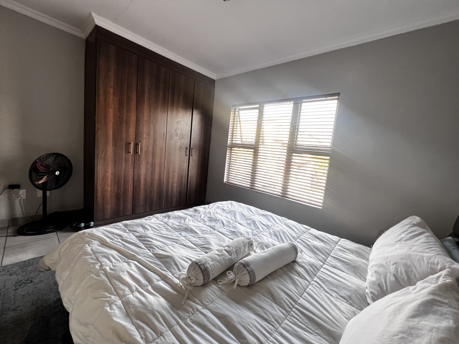 2 Bedroom Property for Sale in Erand Gardens Gauteng