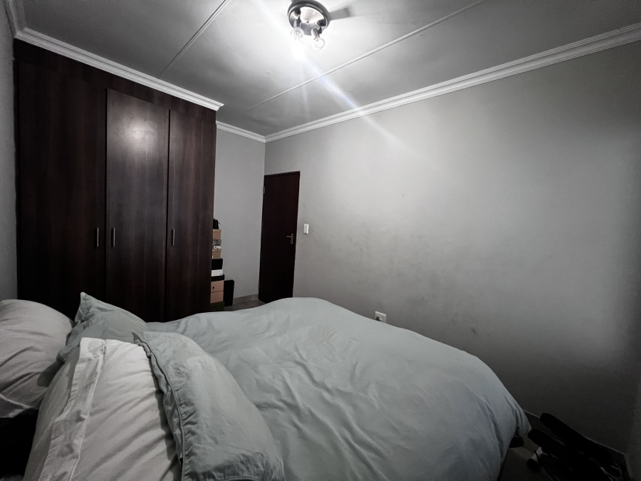 2 Bedroom Property for Sale in Erand Gardens Gauteng