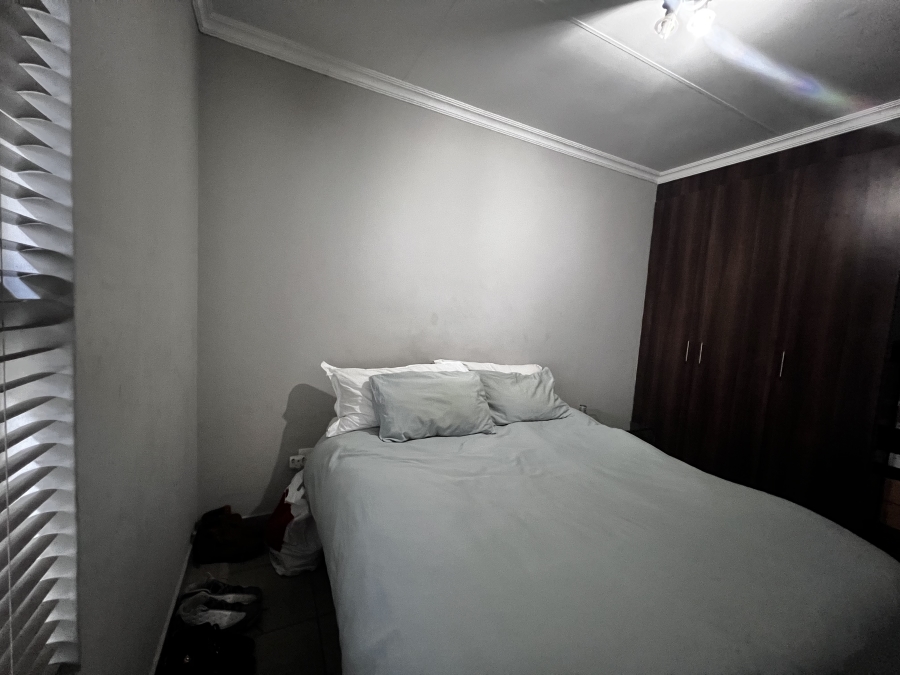 2 Bedroom Property for Sale in Erand Gardens Gauteng