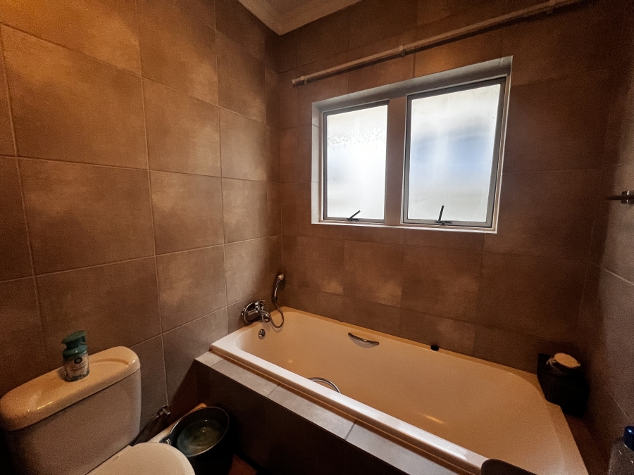 2 Bedroom Property for Sale in Erand Gardens Gauteng