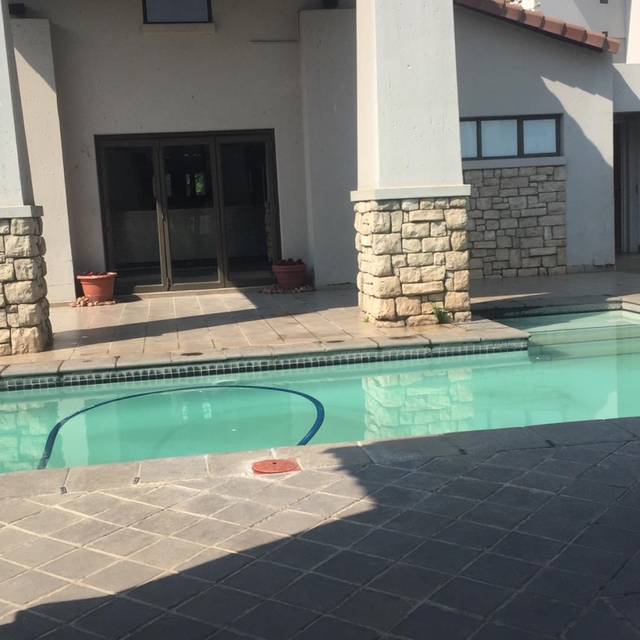 1 Bedroom Property for Sale in Sunninghill Gauteng