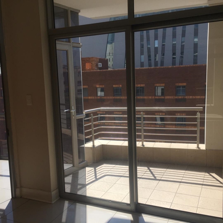 1 Bedroom Property for Sale in Sandown Gauteng