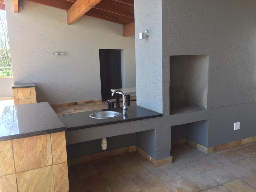 2 Bedroom Property for Sale in Sandhurst Gauteng