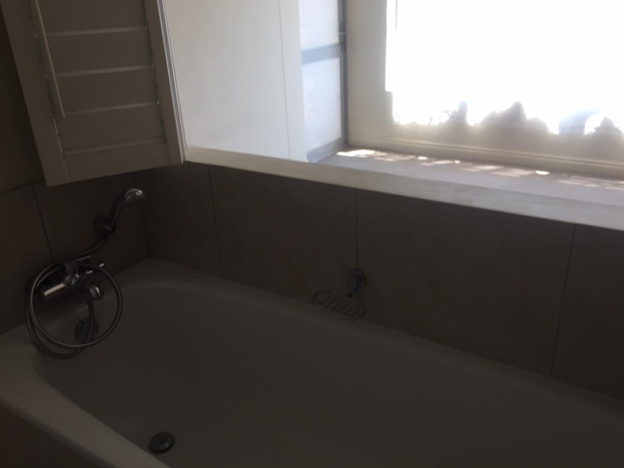 2 Bedroom Property for Sale in Sandhurst Gauteng