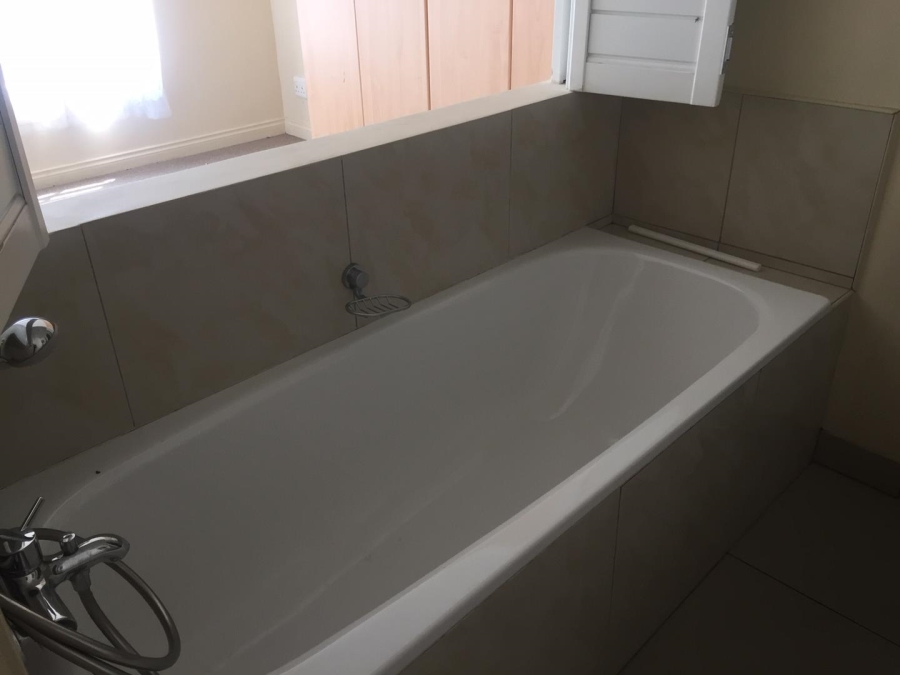 2 Bedroom Property for Sale in Sandhurst Gauteng