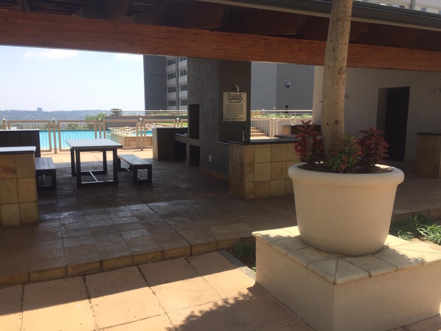 2 Bedroom Property for Sale in Sandhurst Gauteng