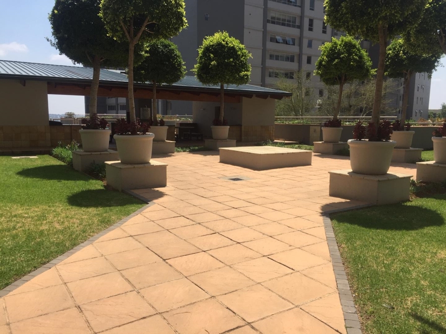 2 Bedroom Property for Sale in Sandhurst Gauteng