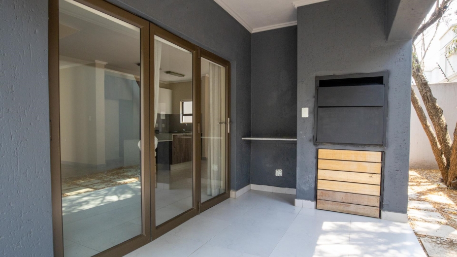 3 Bedroom Property for Sale in Bryanston Gauteng