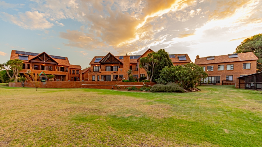 12 Bedroom Property for Sale in Mnandi Gauteng