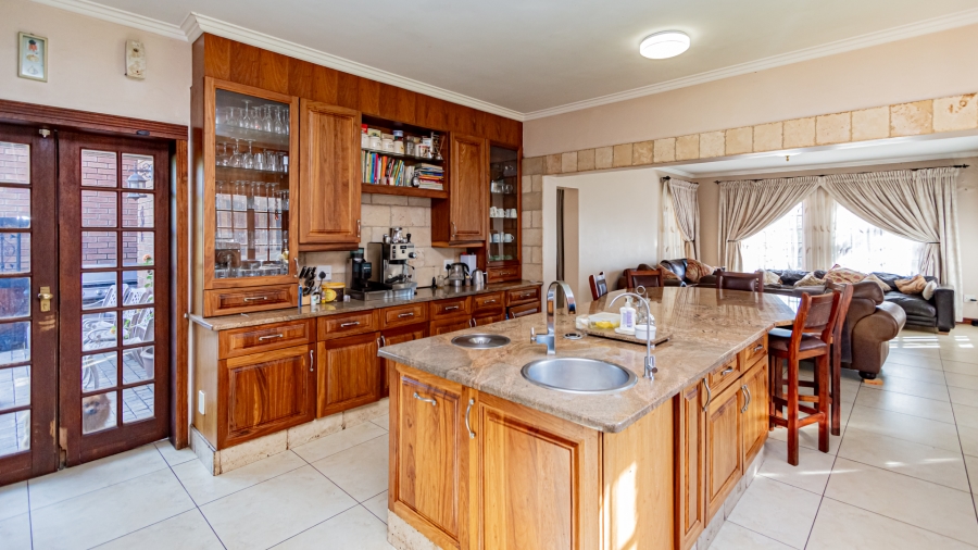 12 Bedroom Property for Sale in Mnandi Gauteng