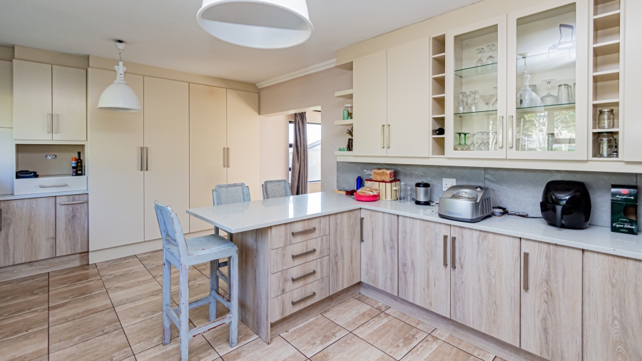 12 Bedroom Property for Sale in Mnandi Gauteng