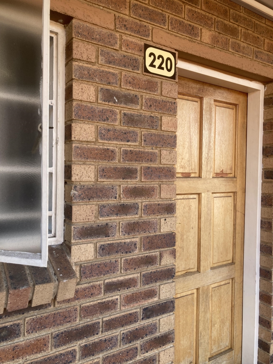 2 Bedroom Property for Sale in Comet Gauteng