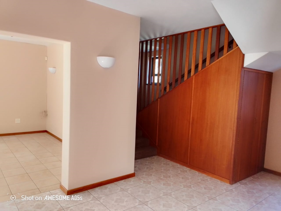4 Bedroom Property for Sale in Glen Austin Gauteng