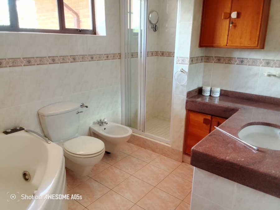 4 Bedroom Property for Sale in Glen Austin Gauteng