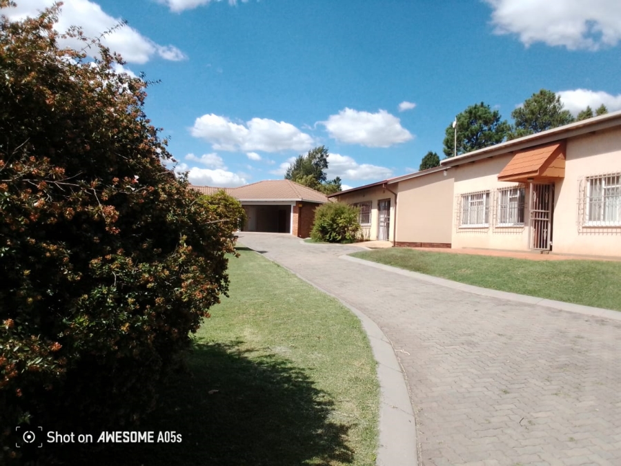 4 Bedroom Property for Sale in Glen Austin Gauteng