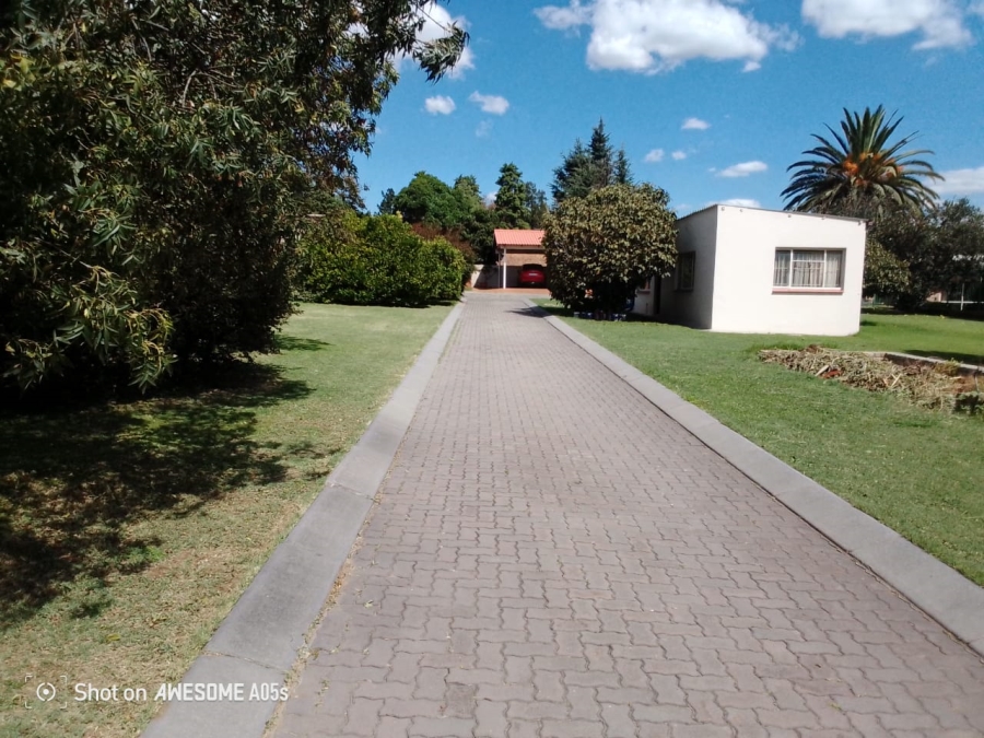 4 Bedroom Property for Sale in Glen Austin Gauteng